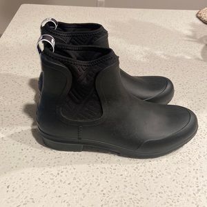 Like NEW UGG Rain Boots